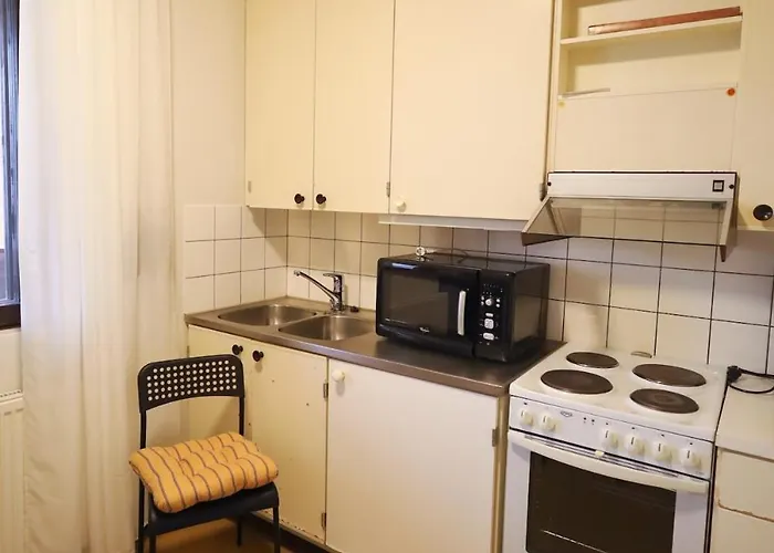 Libo-apartment, Juont 3 *